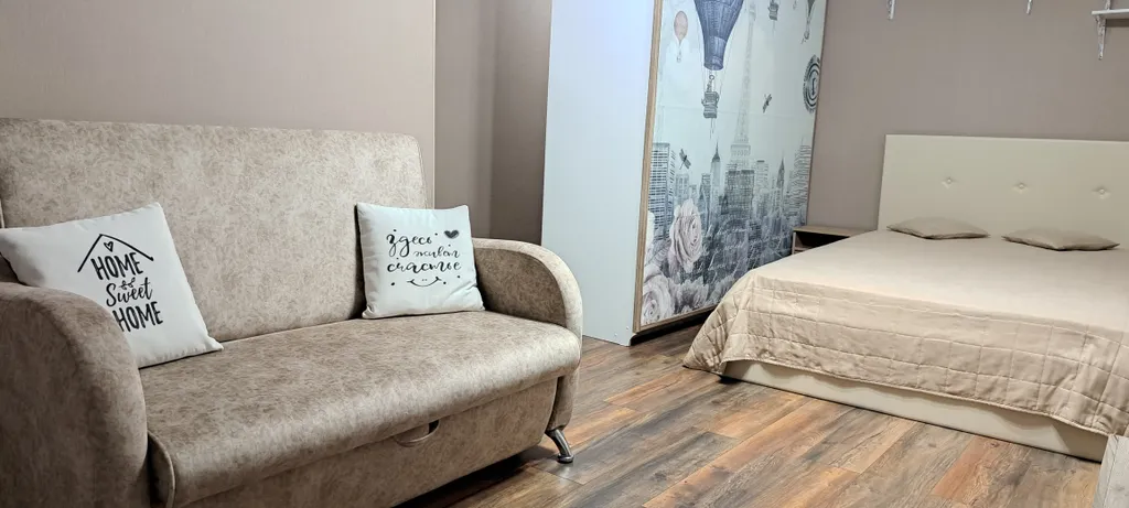 Квартира у площади, рядом с театром