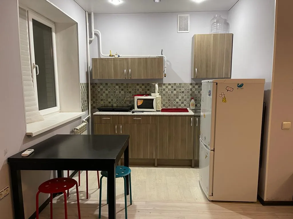 Уютная студия, после ремонта на Вятской/Днепровском