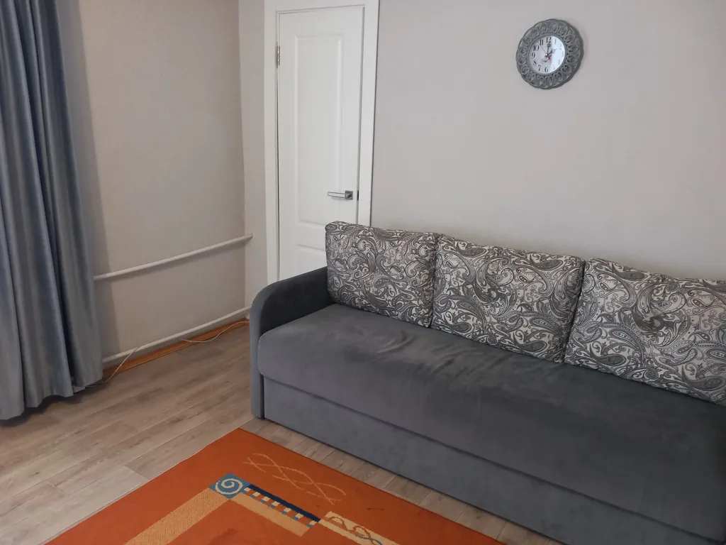 Уютный зелёный двор, окна на 2 стороны