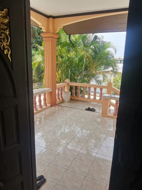 Уютный дом с 2 спальнями и BBQ в тихом месте рядом с пляжем Карон