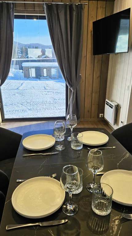 Далеко и надолго