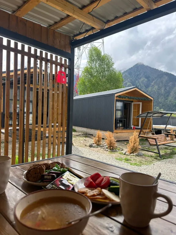 Новый домик с панорамным видом на горы