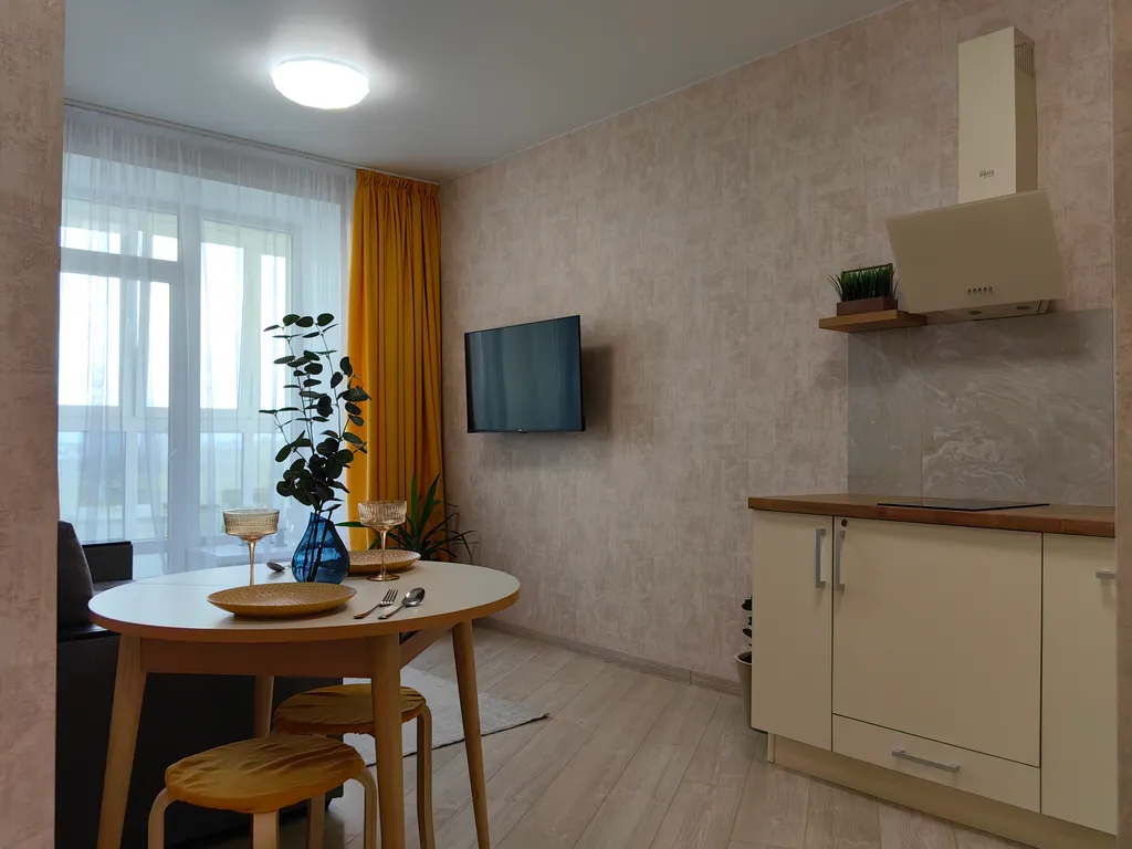 Яркая квартира на Визнюка