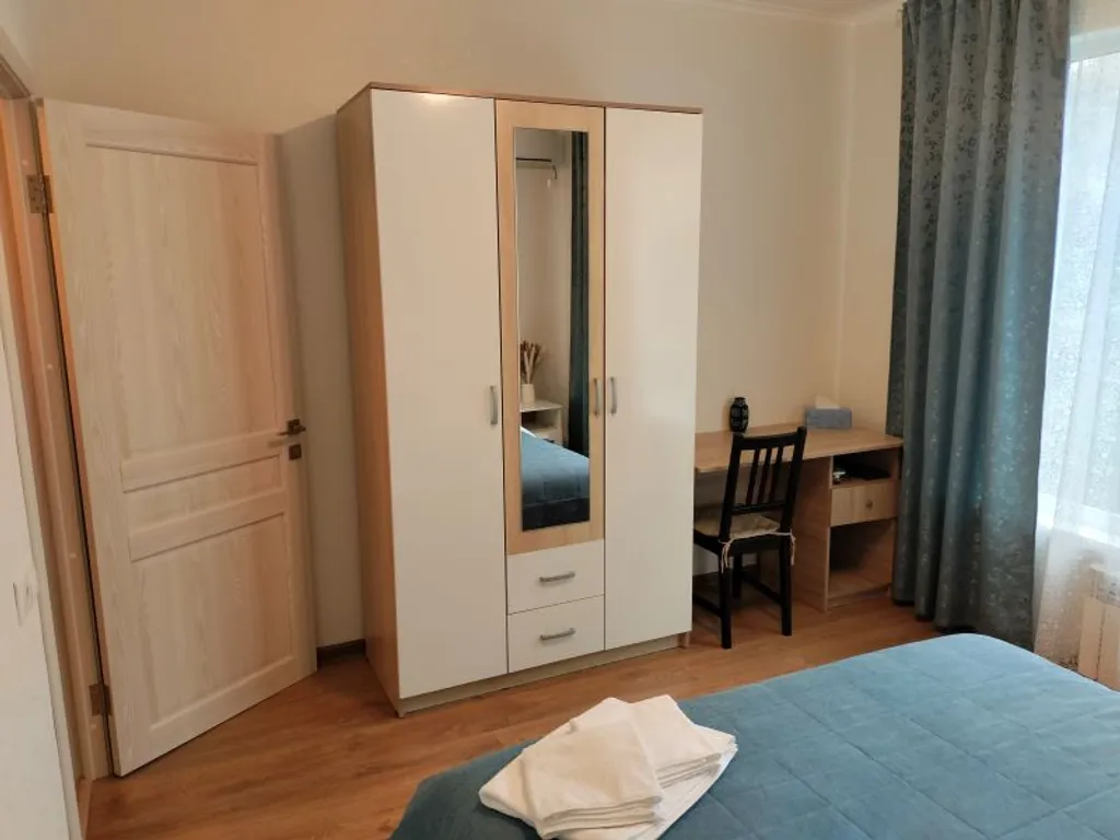 Уютный дом для большой семьи или компании в окружение сада