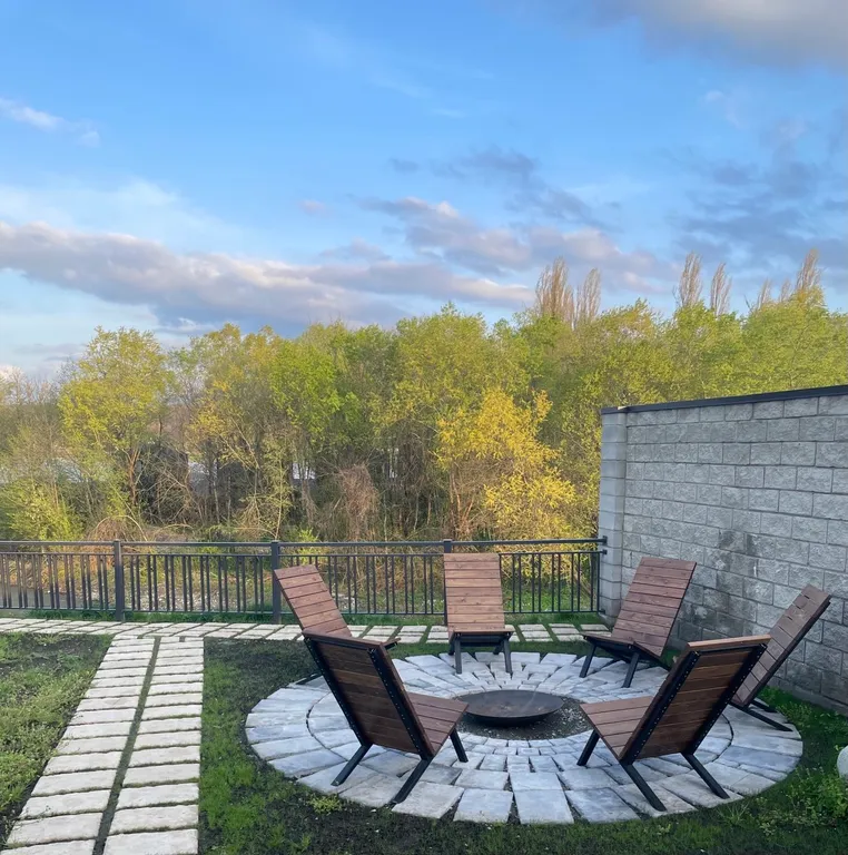 Загородный дом с бассейном