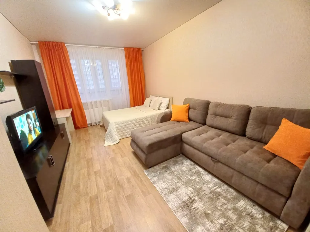 Просторная трешка рядом с Зоопарком