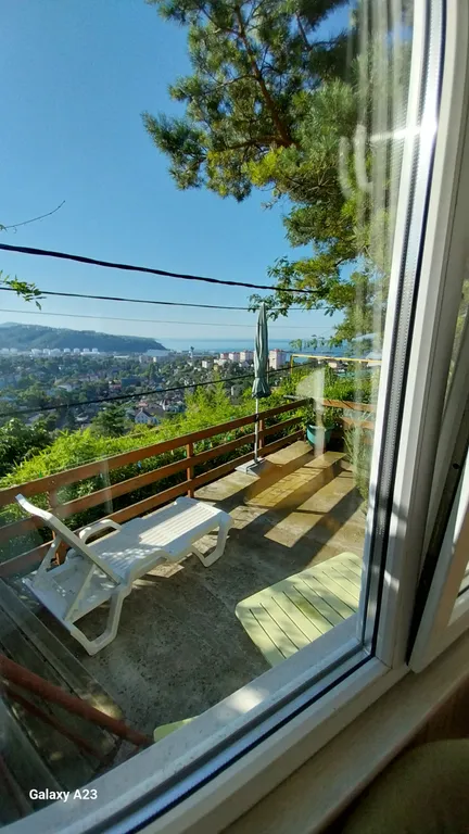 Домик с видом на море