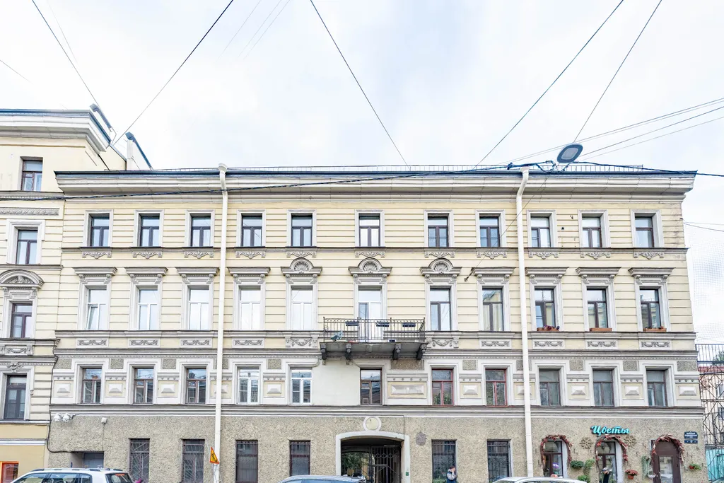 Студия у Никольского собора и канала Грибоедова