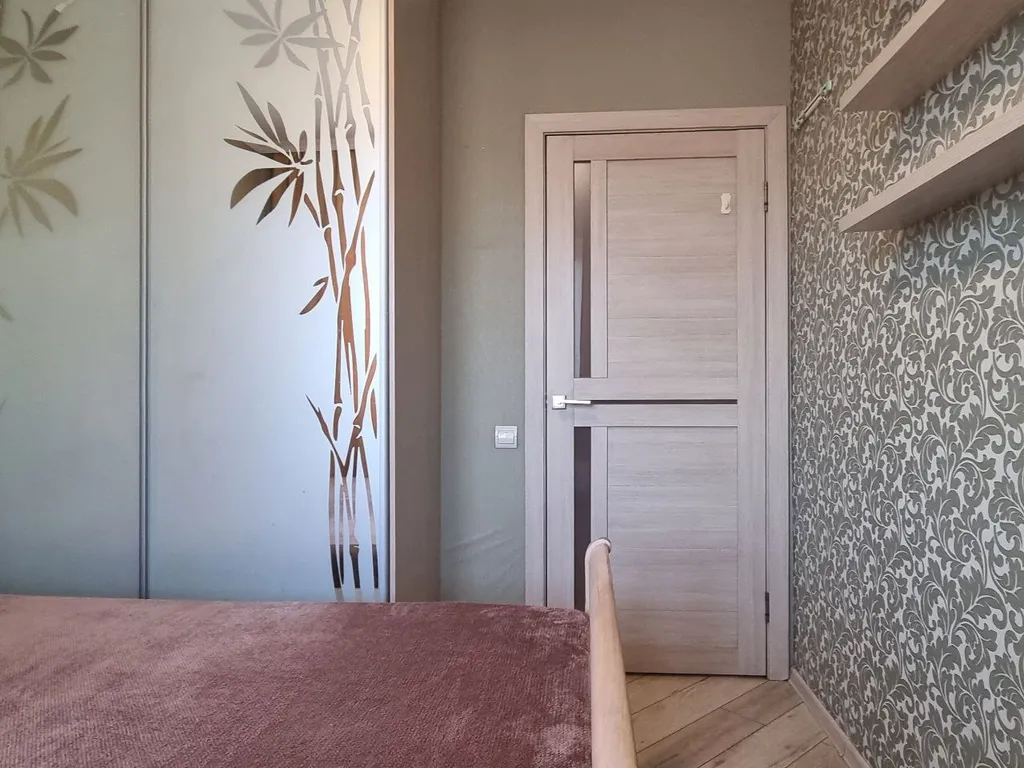 Евро трехкомнатная квартира возле Онкологического диспансера