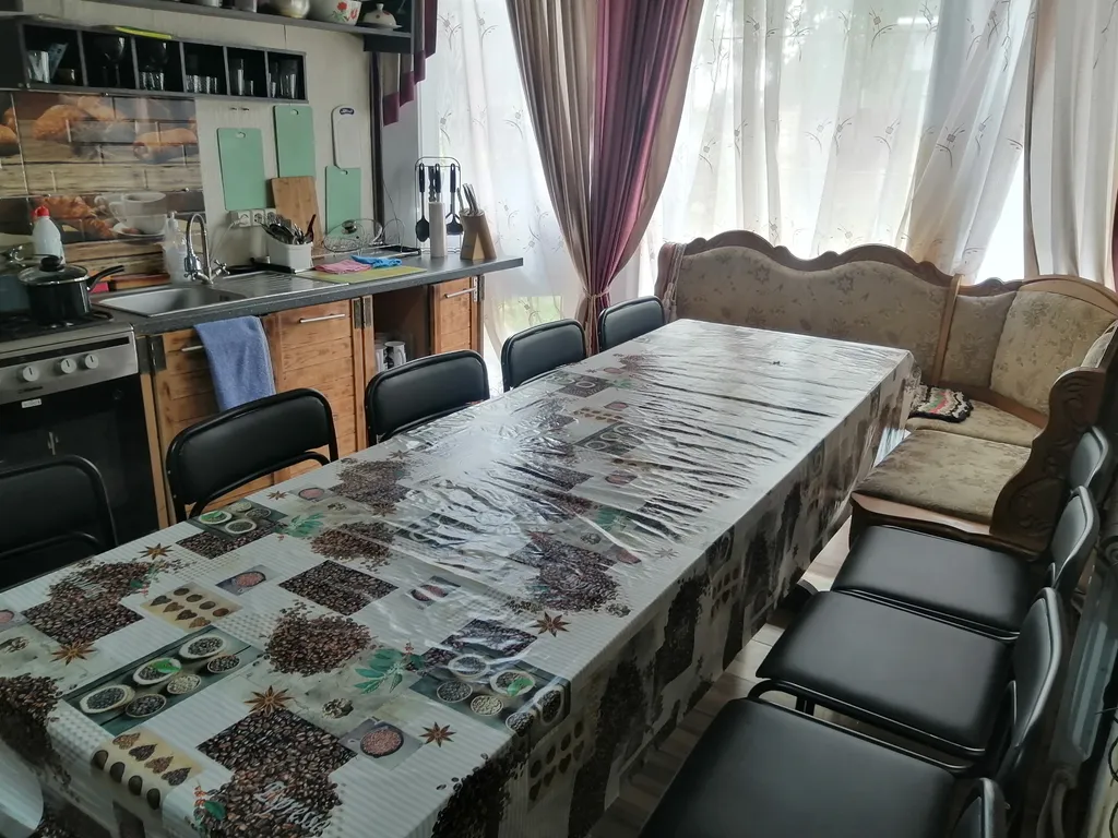 Дом с баней, бильярдом и бассейном