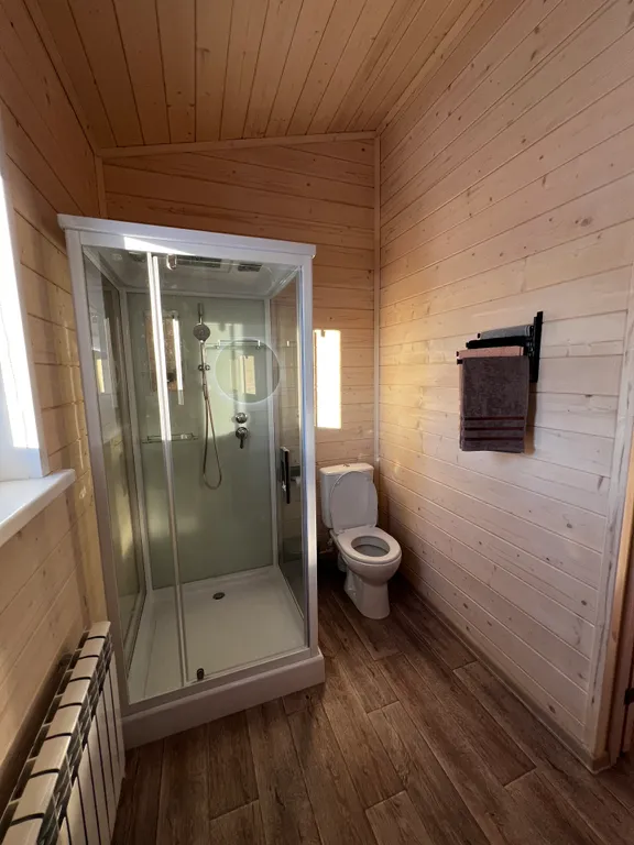 Уютный современный дом рядом с озером