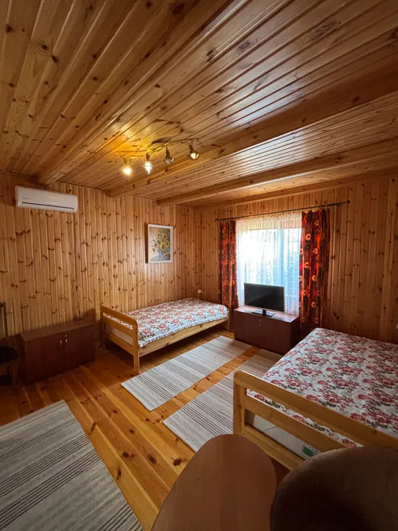 Уютный дом в эко стиле, в 150 метрах от моря и пляжа со своим двором