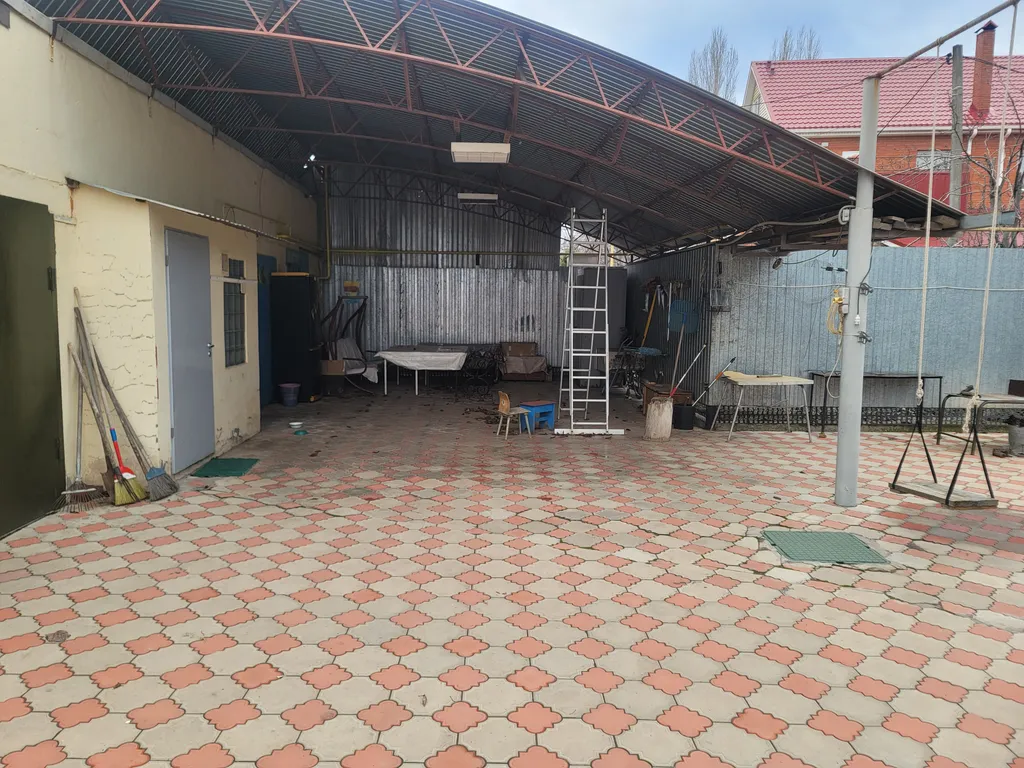 Дом с баней и бассейном в центре старого города