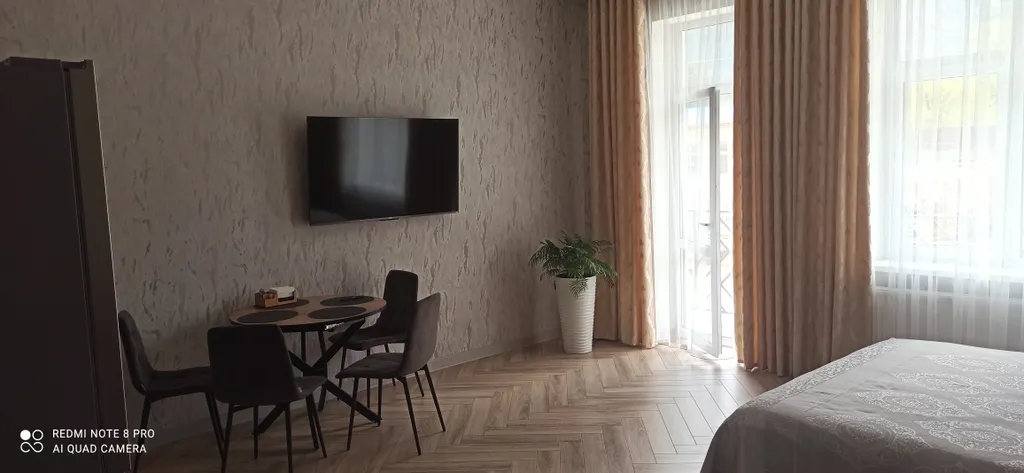 Студия с видом на озеро