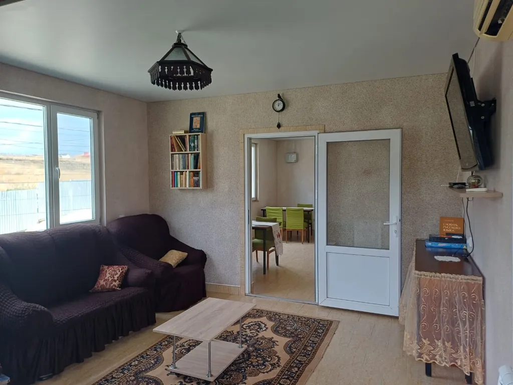 3х-местная комната в центре с балконом и видом на горы