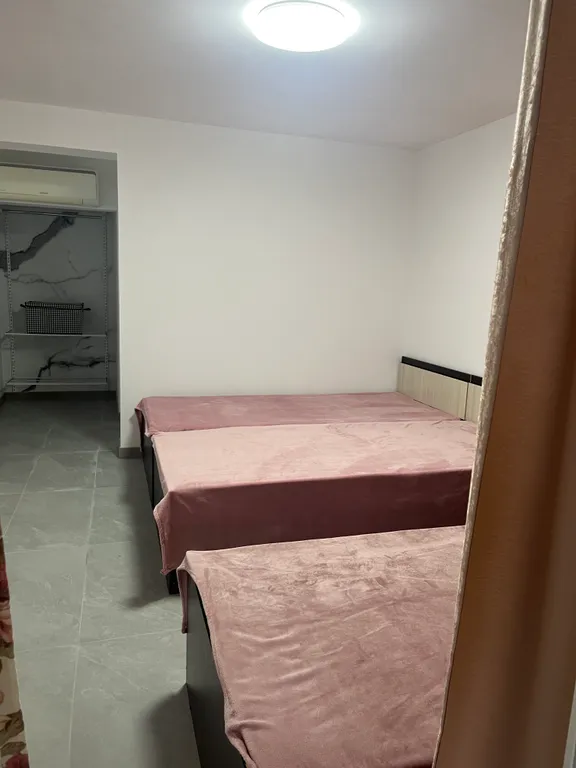 Трёхместный номер с ванной комнатой