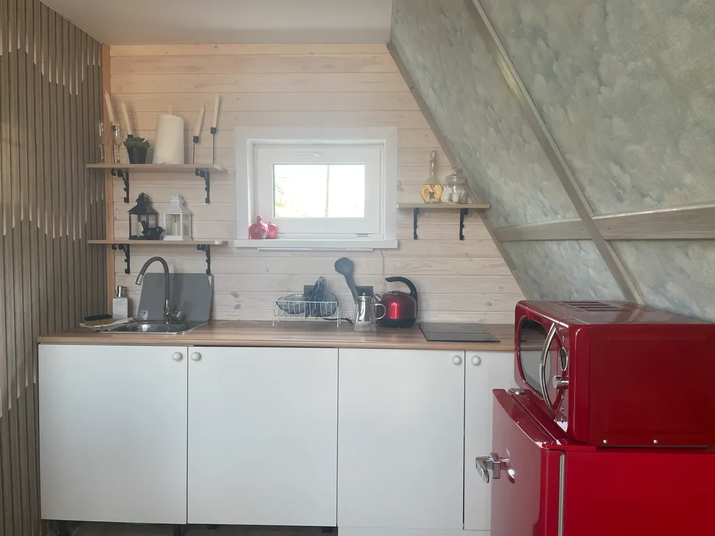 Сказочный А-фрейм с отдельной баней из липы в заповедном лесу