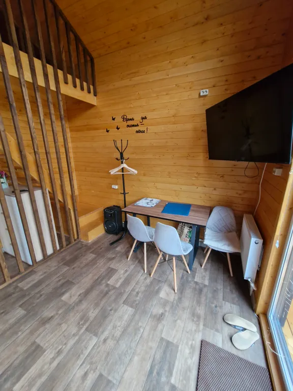 Абсолютнo новый уютный дoм в лесу с чаном на террасе