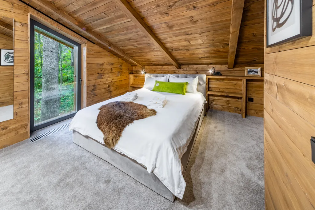 Коттедж Сказочный Шале с камином и джакузи в живописном лесу — Шадрино