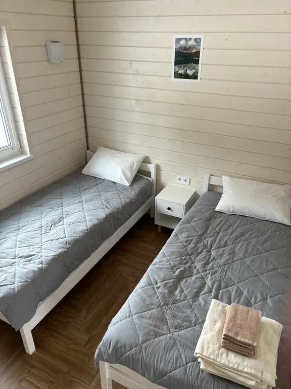 Уютный дом в скандинавском стиле с видом на озеро