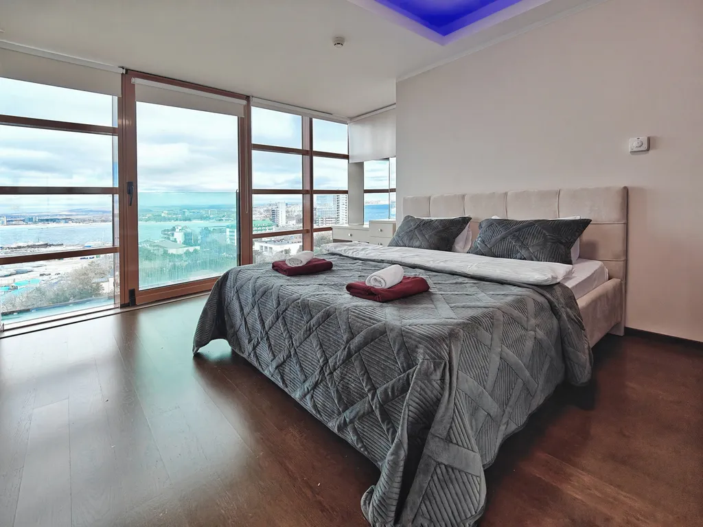 Видовая квартира в Золотой Бухте