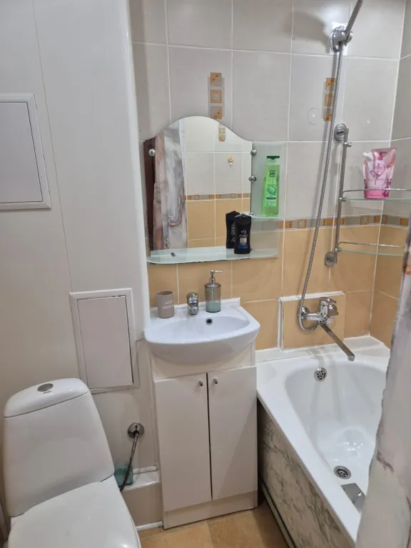 Светлая, уютная квартира возле Детской Окружной Больницы