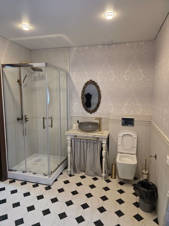 Загородный дом с бассейном и банкетным залом