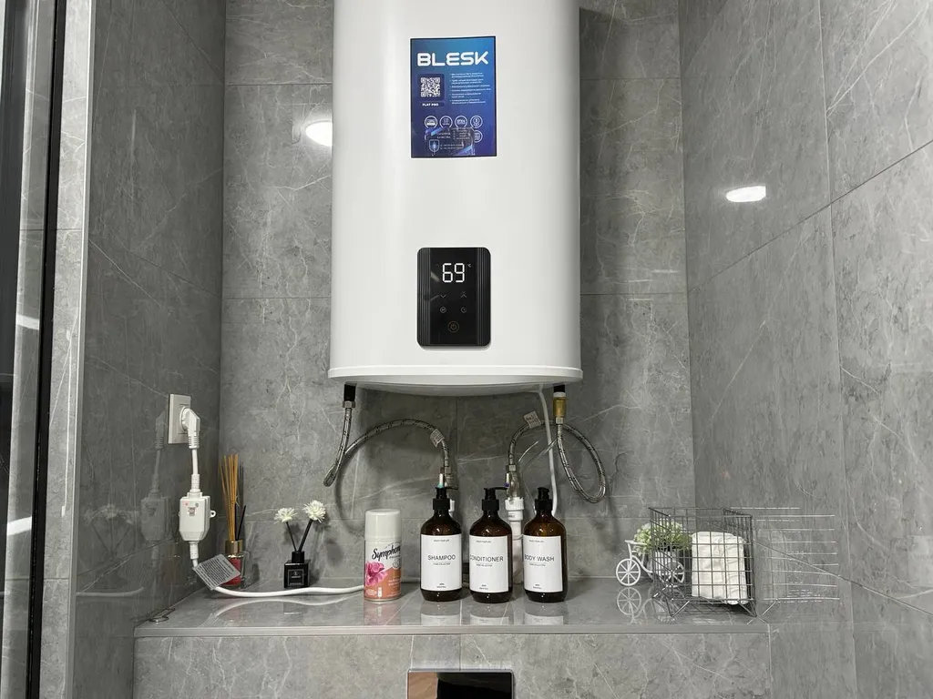 Leonardo apt with a sunset view