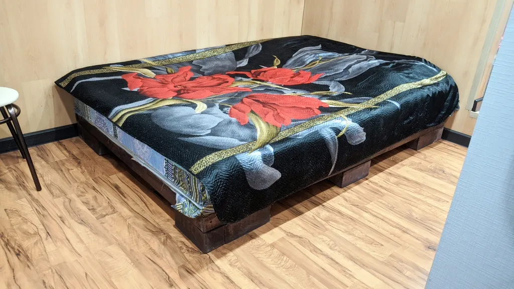 Шале со вторым светом