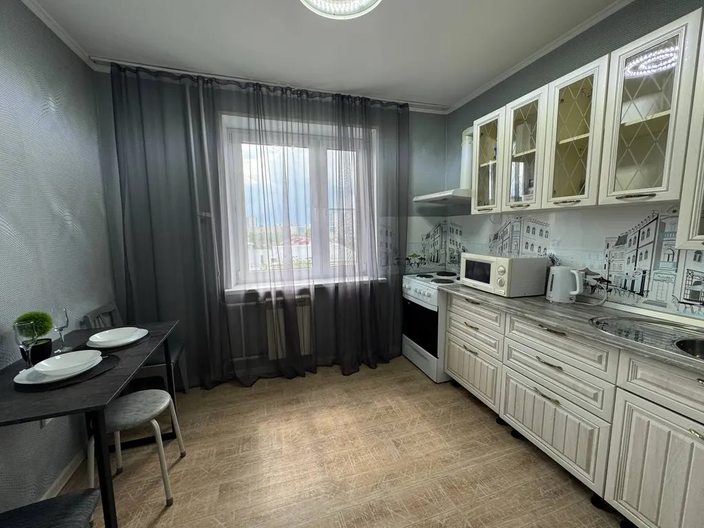 Апартаменты с балконом на 8 этаже