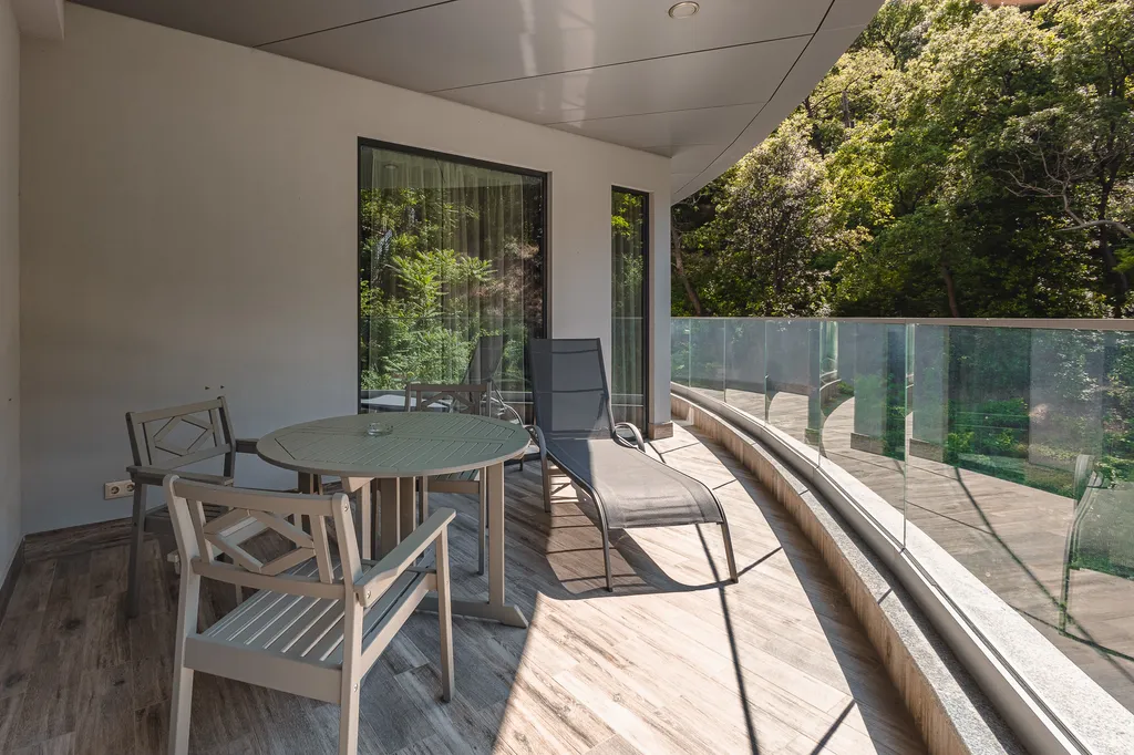 Уютная двухкомнатная квартира с прекрасным ремонтом и большим балконом