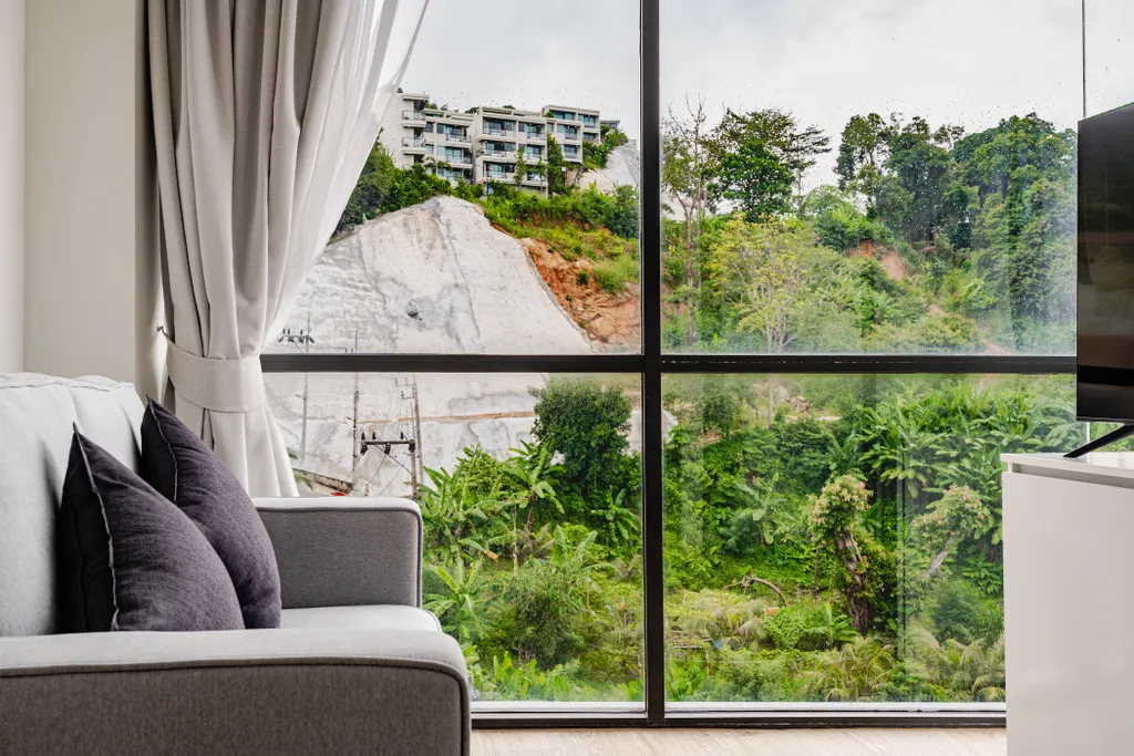 Новые апартаменты с видом на море у пляжа Карон