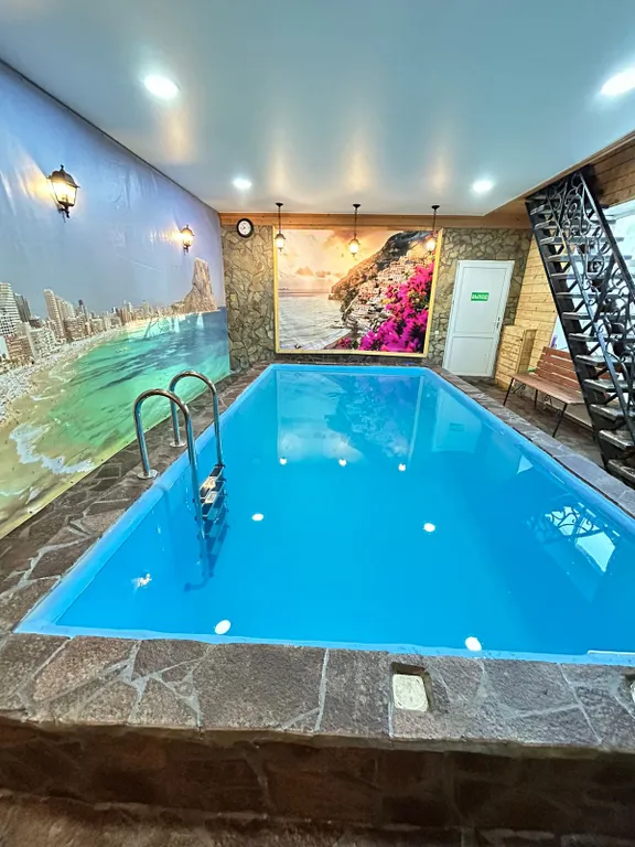 Коттедж с бассейном и финской сауной в центре Ижевска — аренда посуточно в Ижевск