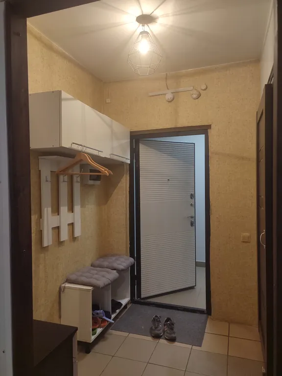 Студия в современном новом доме на проспекте Строителей