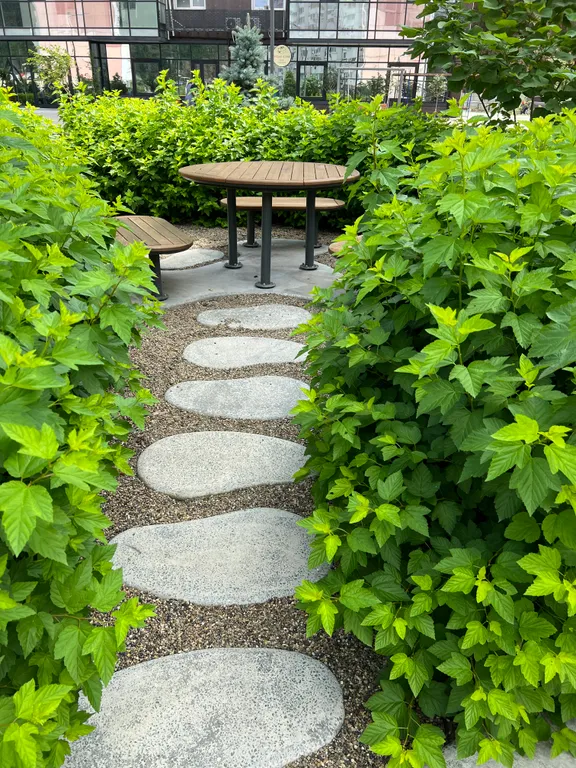 Студия с видом на лес и море