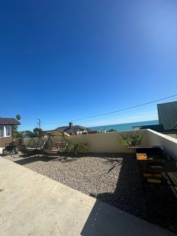 Дом в живописном спокойном месте и с видом на море