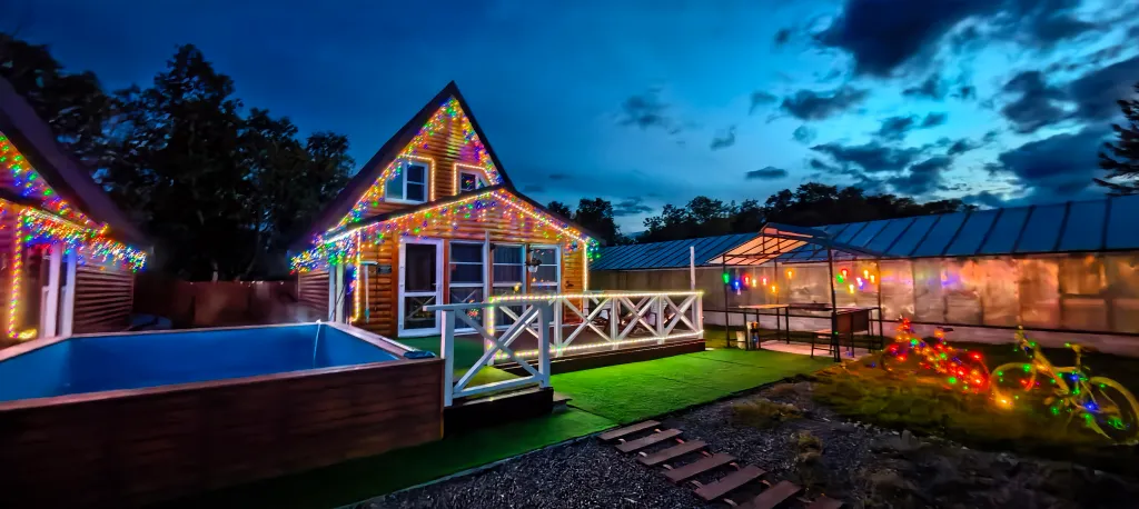 Домик с бассейном Арик