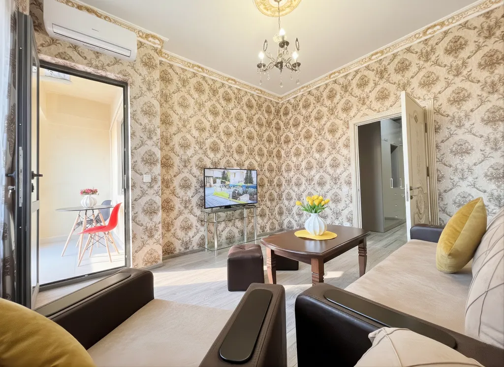 Premium Building in the historic city center