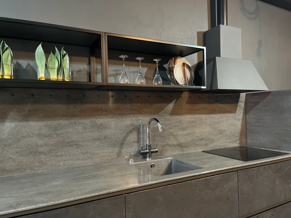 Роскошная квартира с видом на город с высоты птичьего полета