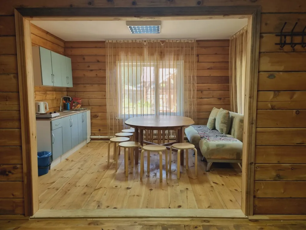 Гостевой дом Кедровое подворье рядом с рекой Катунь