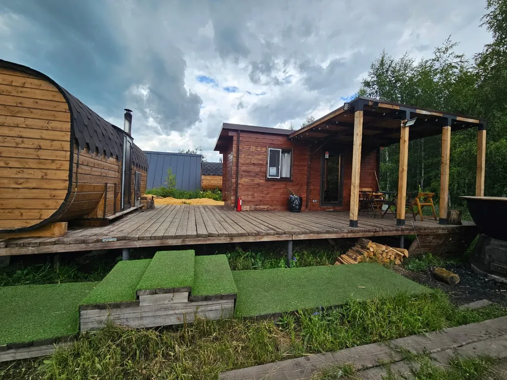 Прямоугольный дом с баней и чаном