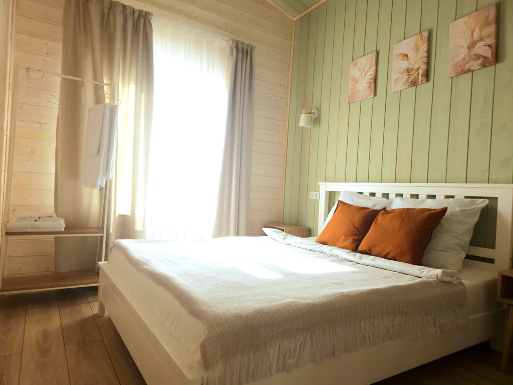 Домик Сказочный Лес с гриль-мангалом, костровой и большой сауной