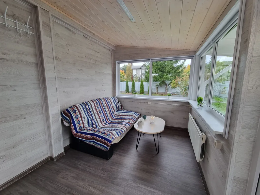 Коттедж Уютный загородный дом с большой гостиной — Стеклянный