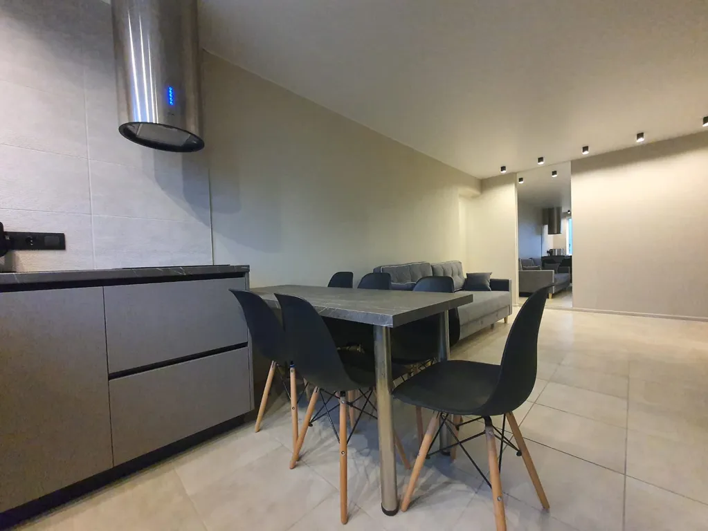 Новый апартамент с гостиной и тремя спальнями