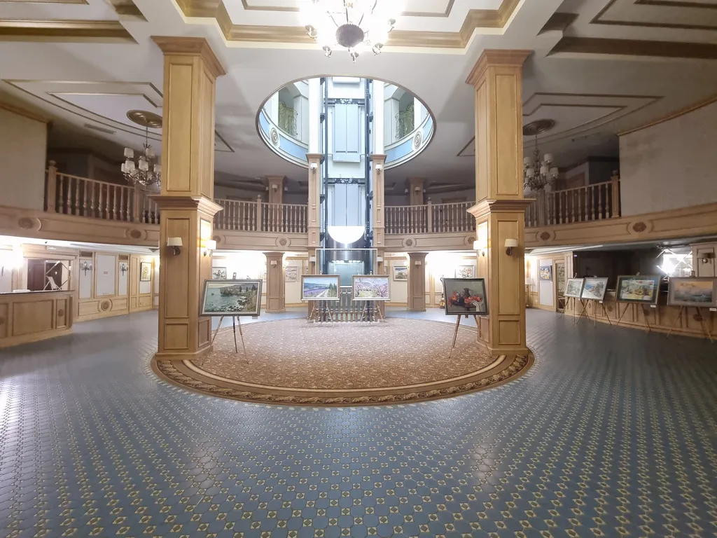 Aпаpтaмeнт c баcсейном и теpрaсой нa набеpeжной