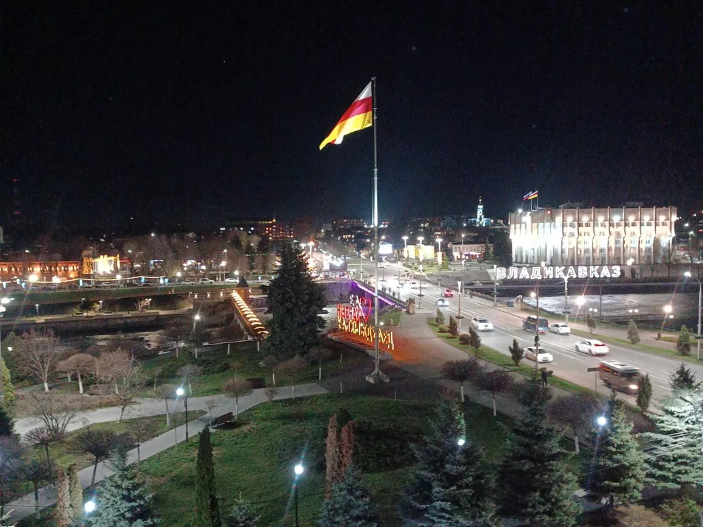 Квартира в центре с видом на набережную и горы