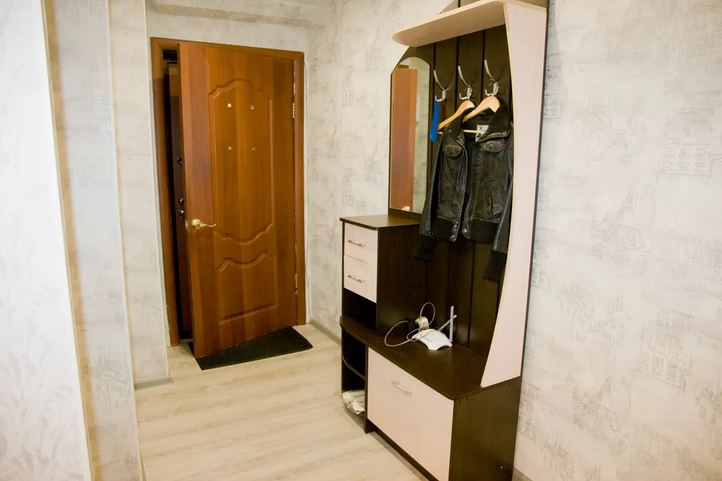 Однокомнатная люкс около Универсама-1