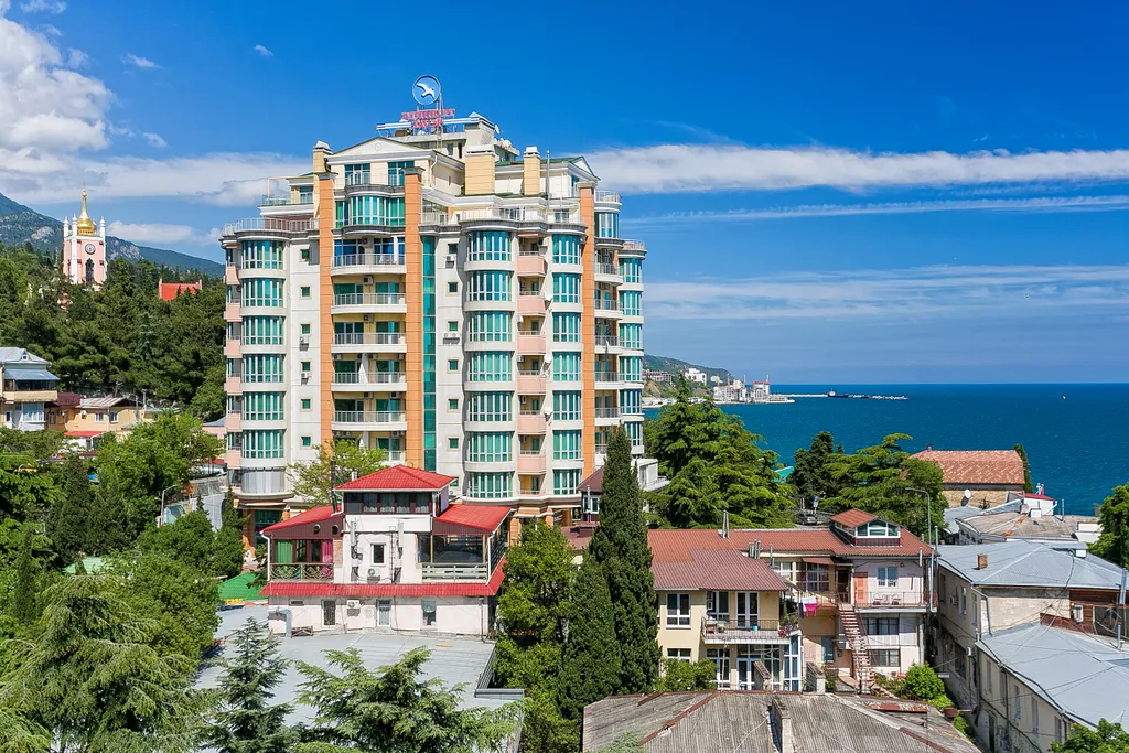 Видовая квартира в центре рядом с лучшим пляжем города