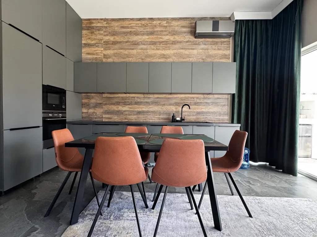 Дом в тихом месте, со своим минипляжем