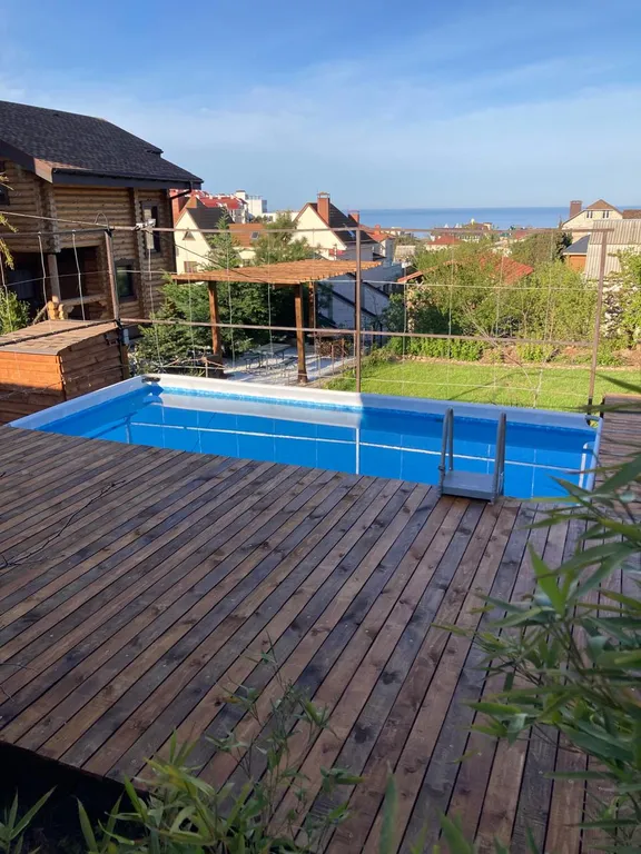 Сруб у моря